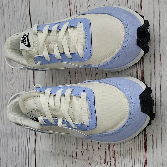 Nike White and Light Blue Sneakers Waffle Sneakers NWOT Women's Size 7.5 - Picture 5 of 10